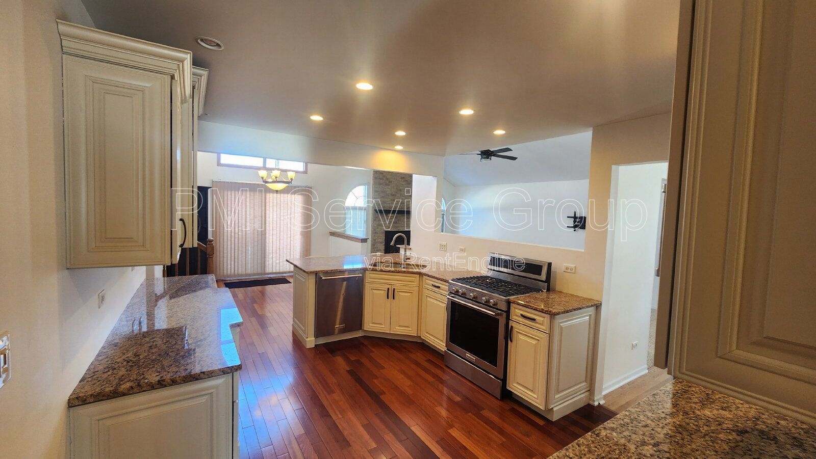 Gorgeous Brick 4 bed, 3 1/2 bath Home in desirable Abbey Glen Subdivision! property image