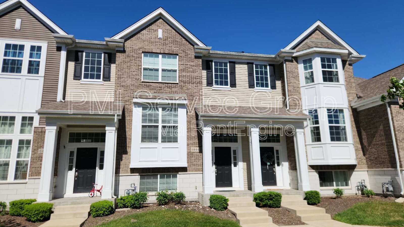 Modern 3-Story Townhome in Naperville – 4444 Monroe Ct property image