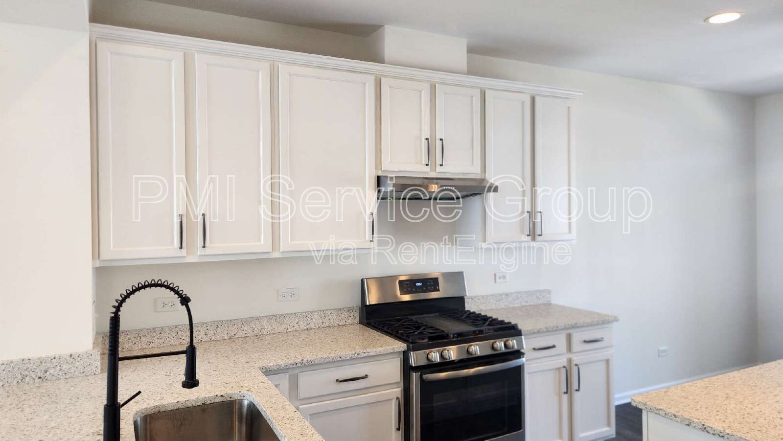 Modern 3-Story Townhome in Naperville – 4444 Monroe Ct property image