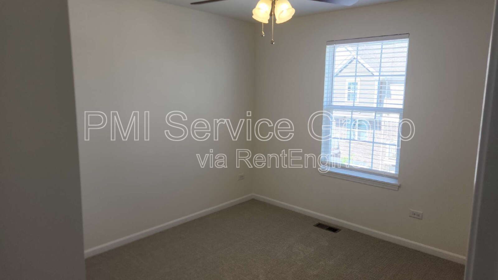Modern 3-Story Townhome in Naperville – 4444 Monroe Ct property image