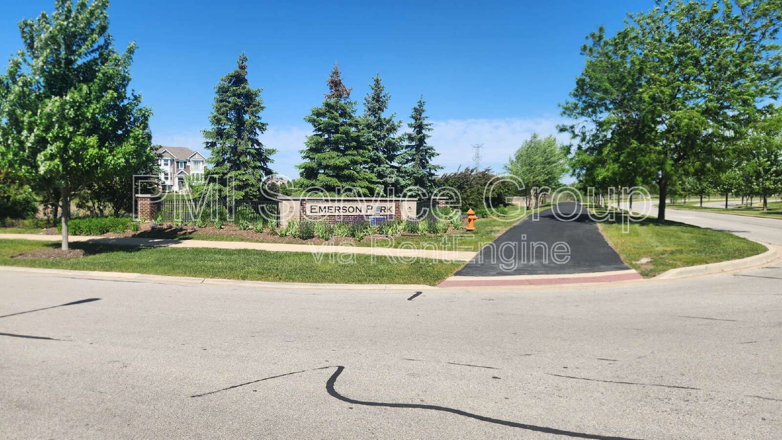 Modern 3-Story Townhome in Naperville – 4444 Monroe Ct property image