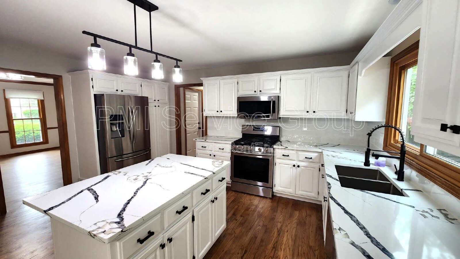 Updated Aurora Single-Family Home with Modern Finishes Throughout property image