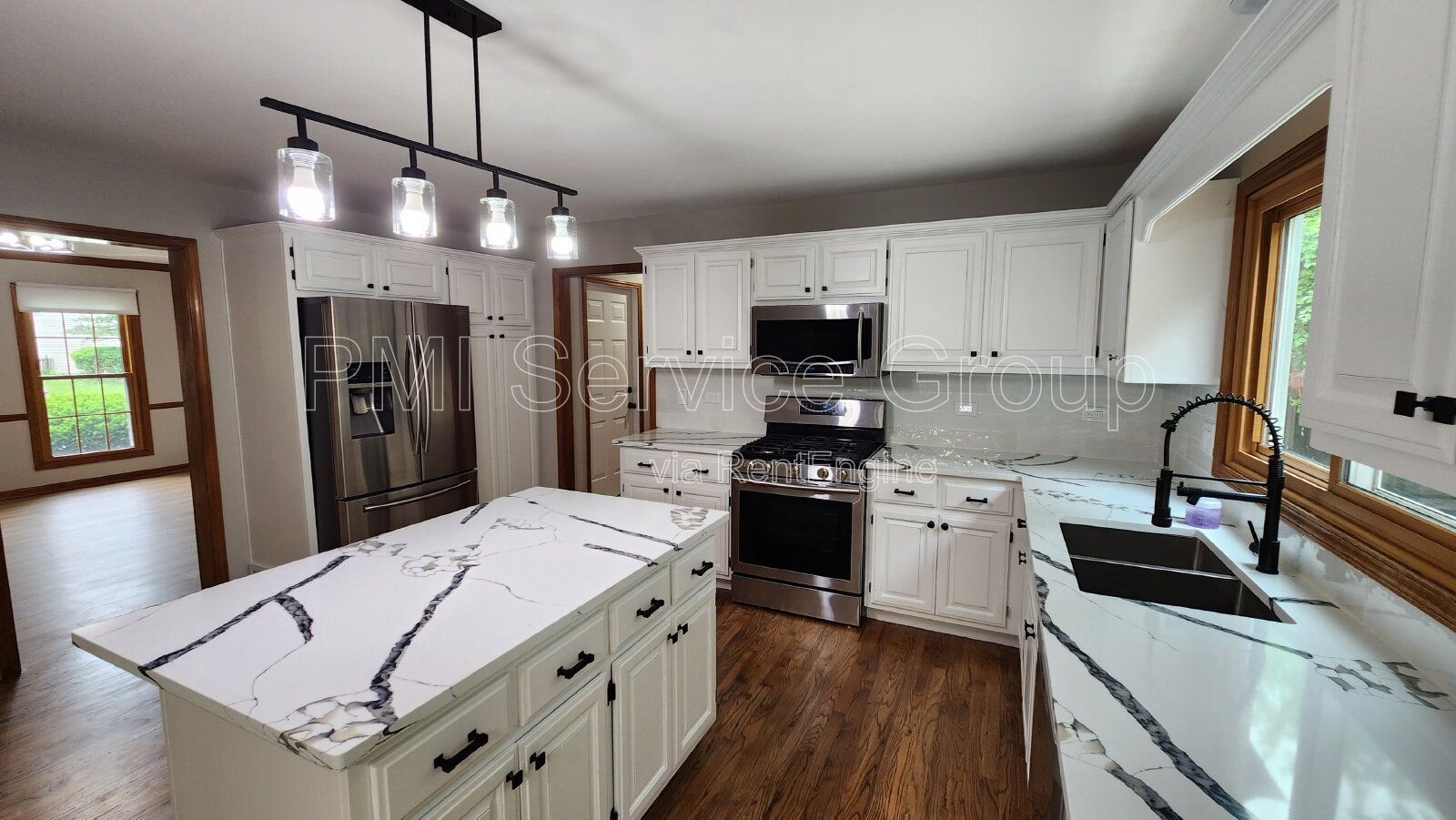 Updated Aurora Single-Family Home with Modern Finishes Throughout property image