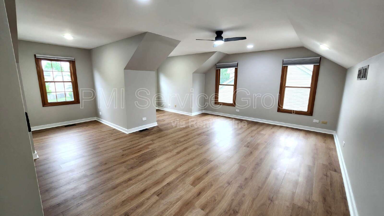 Updated Aurora Single-Family Home with Modern Finishes Throughout property image