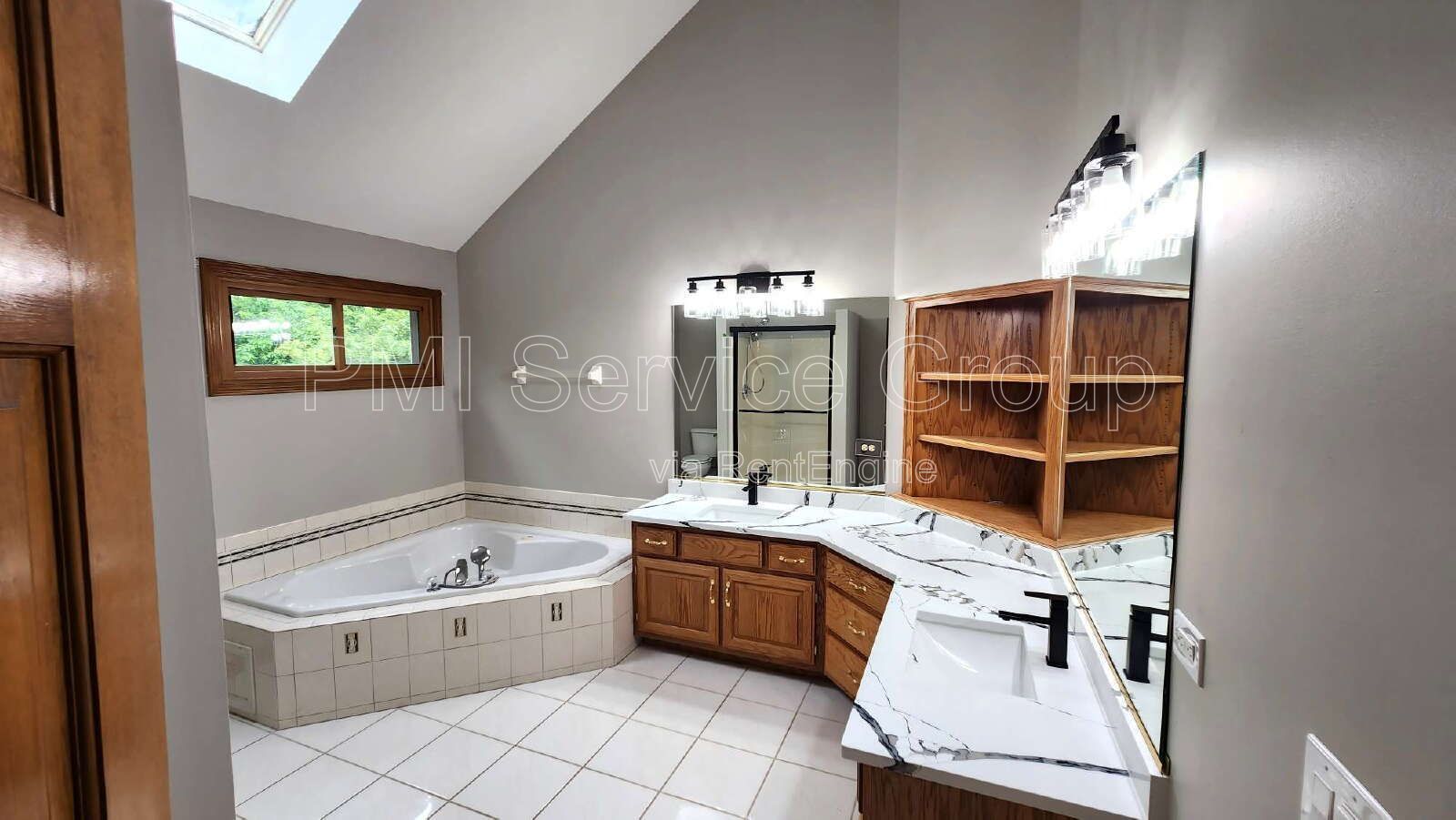 Updated Aurora Single-Family Home with Modern Finishes Throughout property image