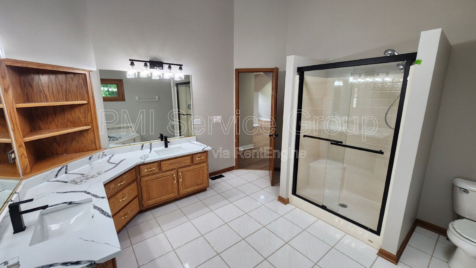 Updated Aurora Single-Family Home with Modern Finishes Throughout property image