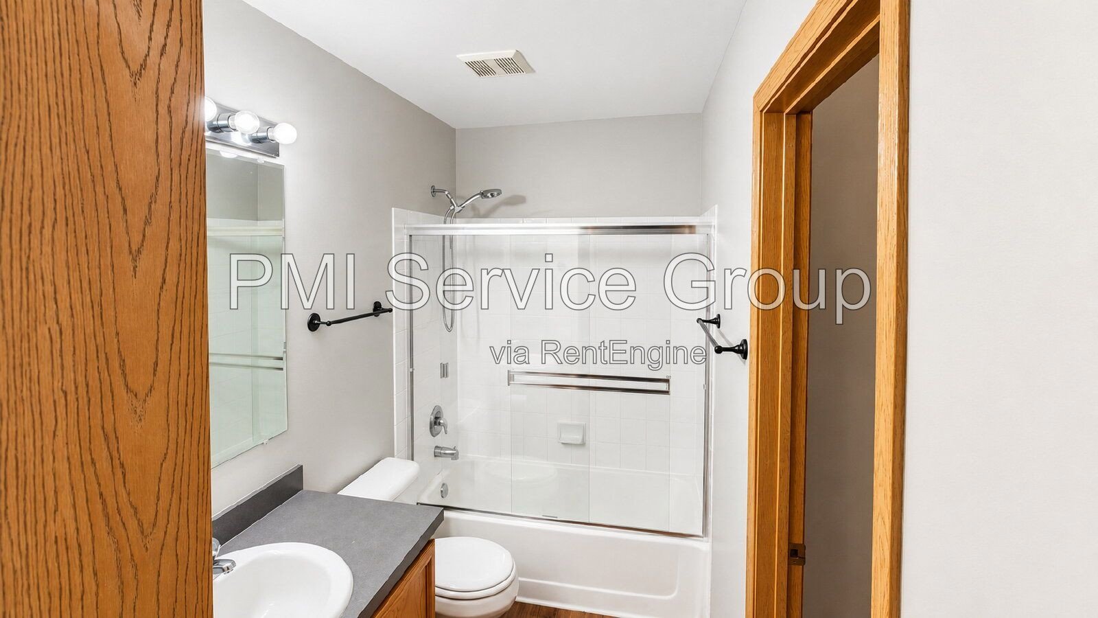 Beautiful 2-Bedroom with 1 1/2 Baths in Aurora – 1,532 Sq. Ft. property image