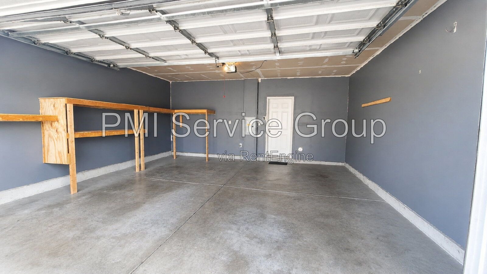 Beautiful 2-Bedroom with 1 1/2 Baths in Aurora – 1,532 Sq. Ft. property image