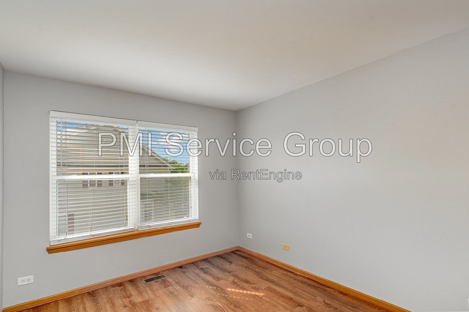 Beautiful 2-Bedroom with 1 1/2 Baths in Aurora – 1,532 Sq. Ft. property image