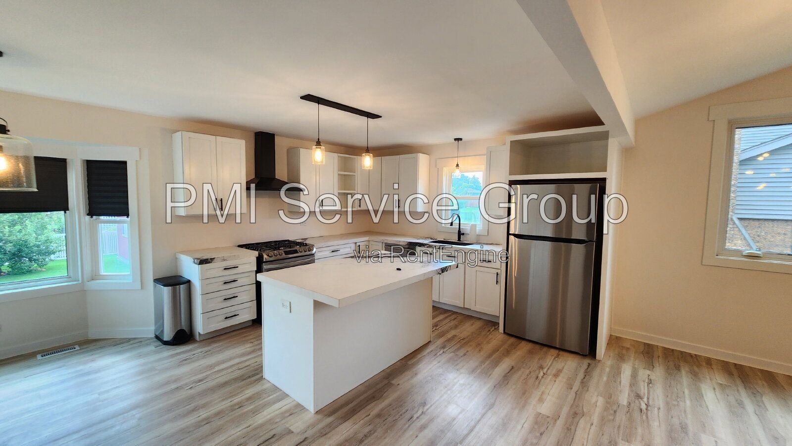 Spacious, Updated 4-Bedroom Home in a Quiet Darien Neighborhood property image