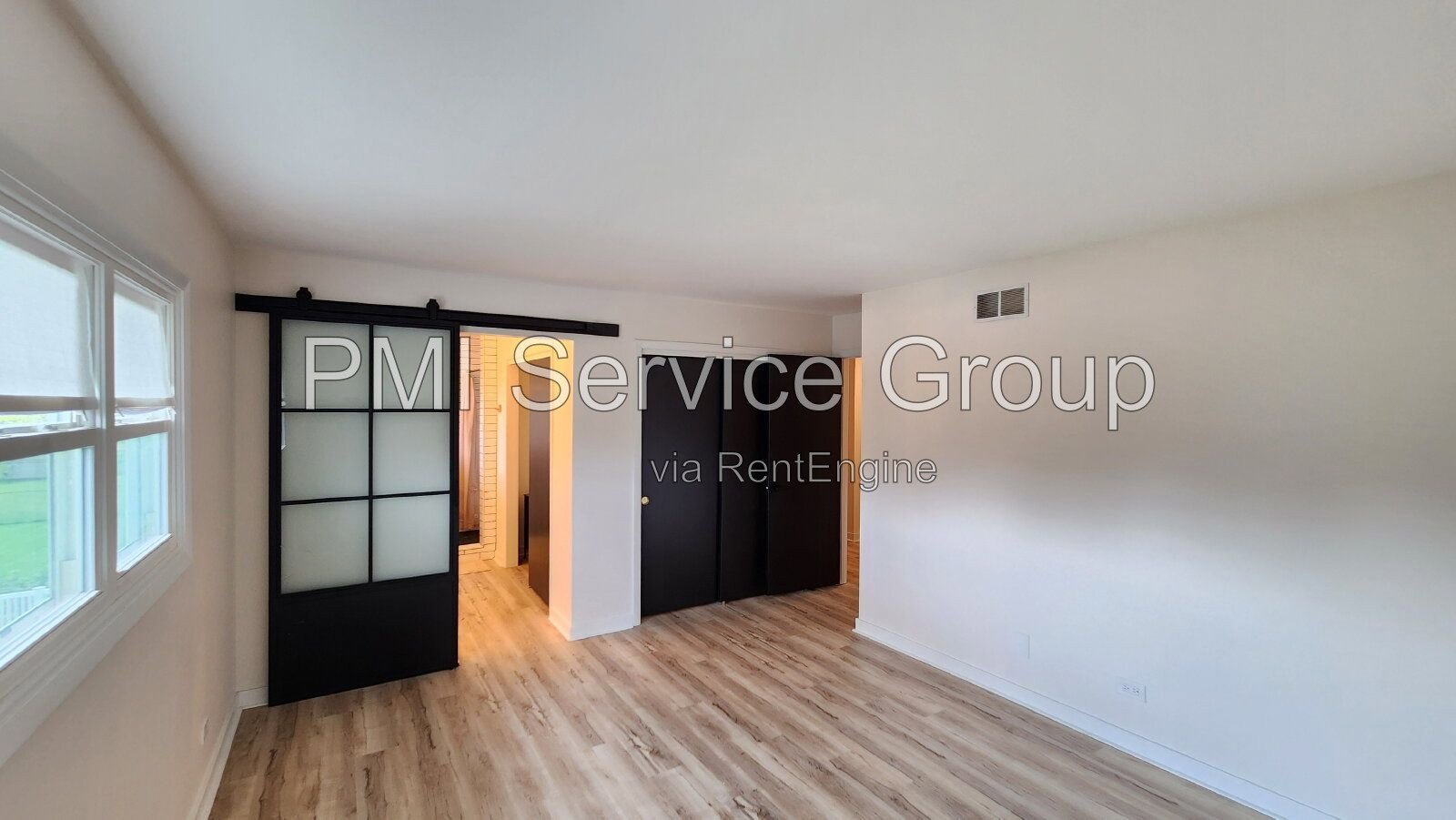Spacious, Updated 4-Bedroom Home in a Quiet Darien Neighborhood property image