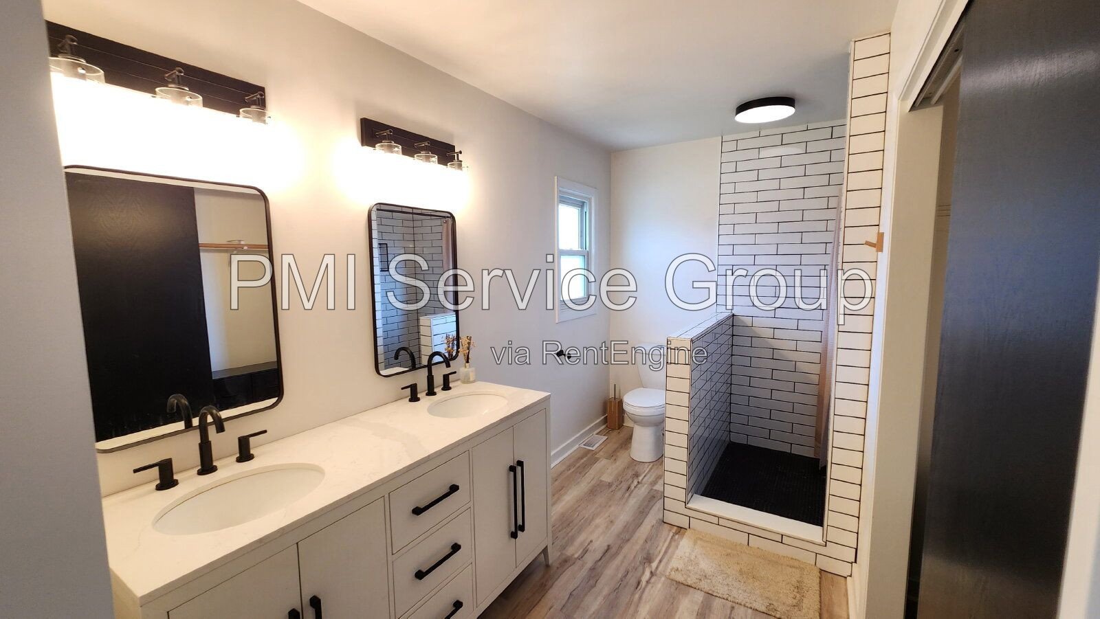 Spacious, Updated 4-Bedroom Home in a Quiet Darien Neighborhood property image