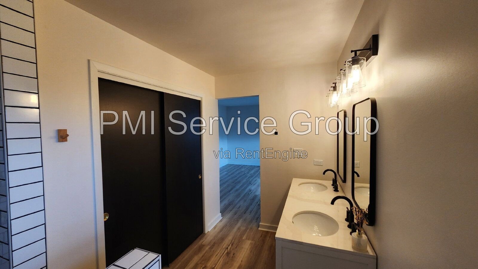 Spacious, Updated 4-Bedroom Home in a Quiet Darien Neighborhood property image