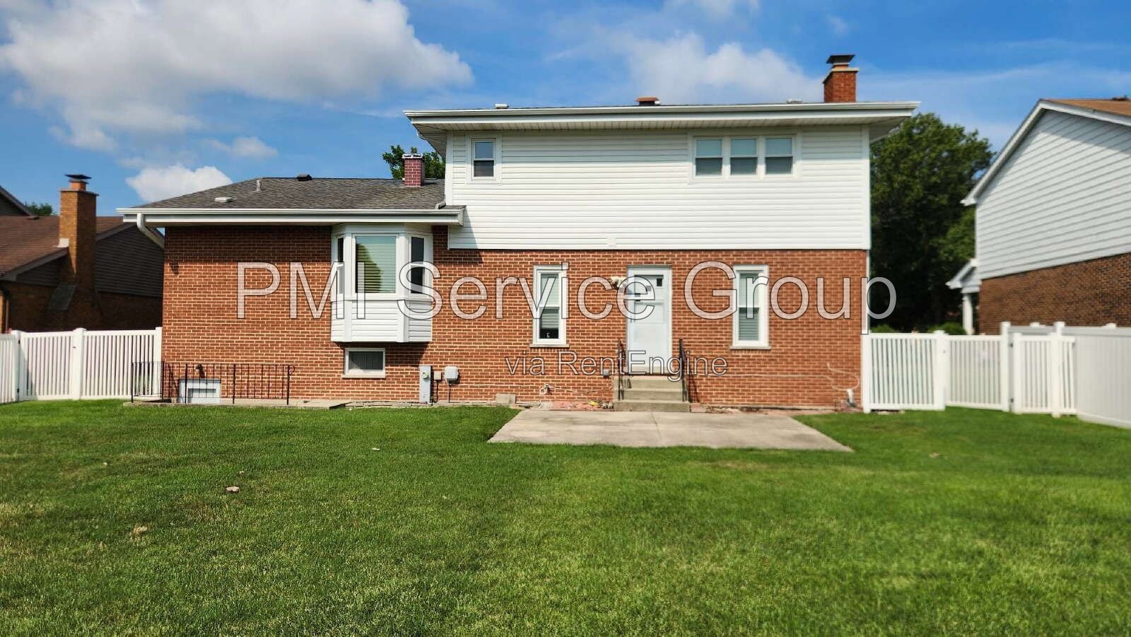 Spacious, Updated 4-Bedroom Home in a Quiet Darien Neighborhood property image