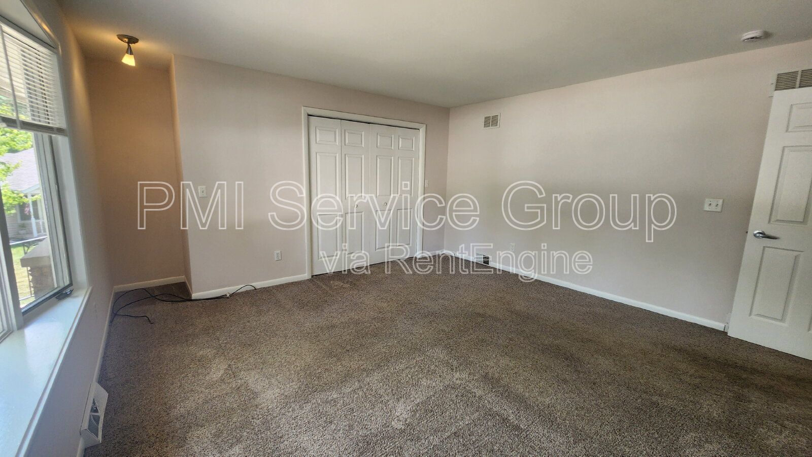 Spacious 3-Bedroom, 2-Bath Duplex Near Downtown Oswego – $2,795/month property image