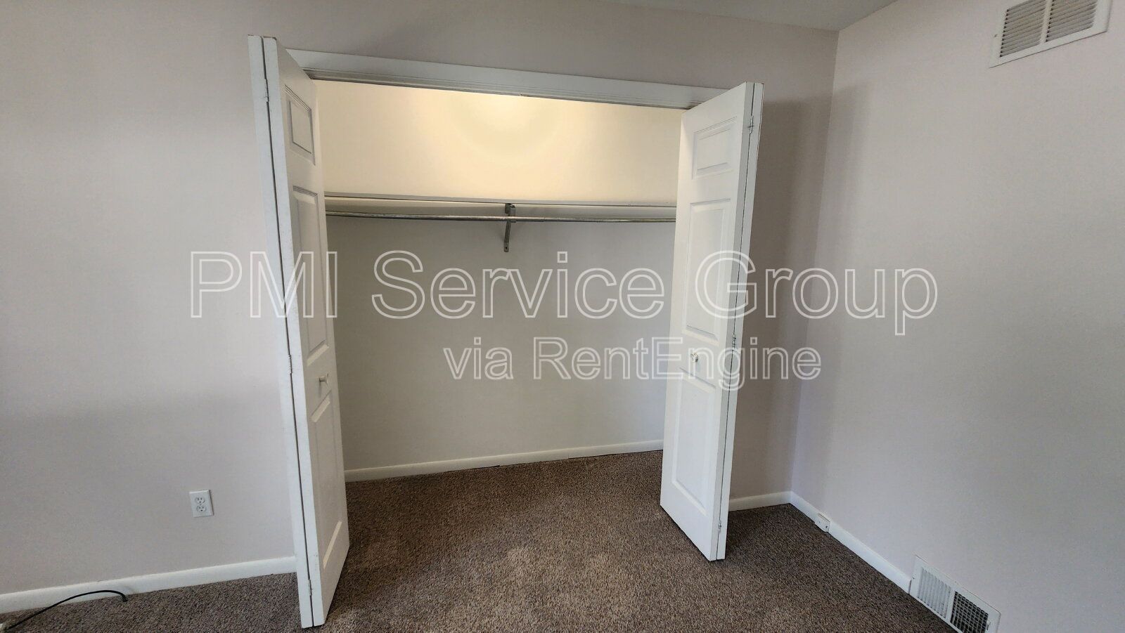 Spacious 3-Bedroom, 2-Bath Duplex Near Downtown Oswego – $2,795/month property image