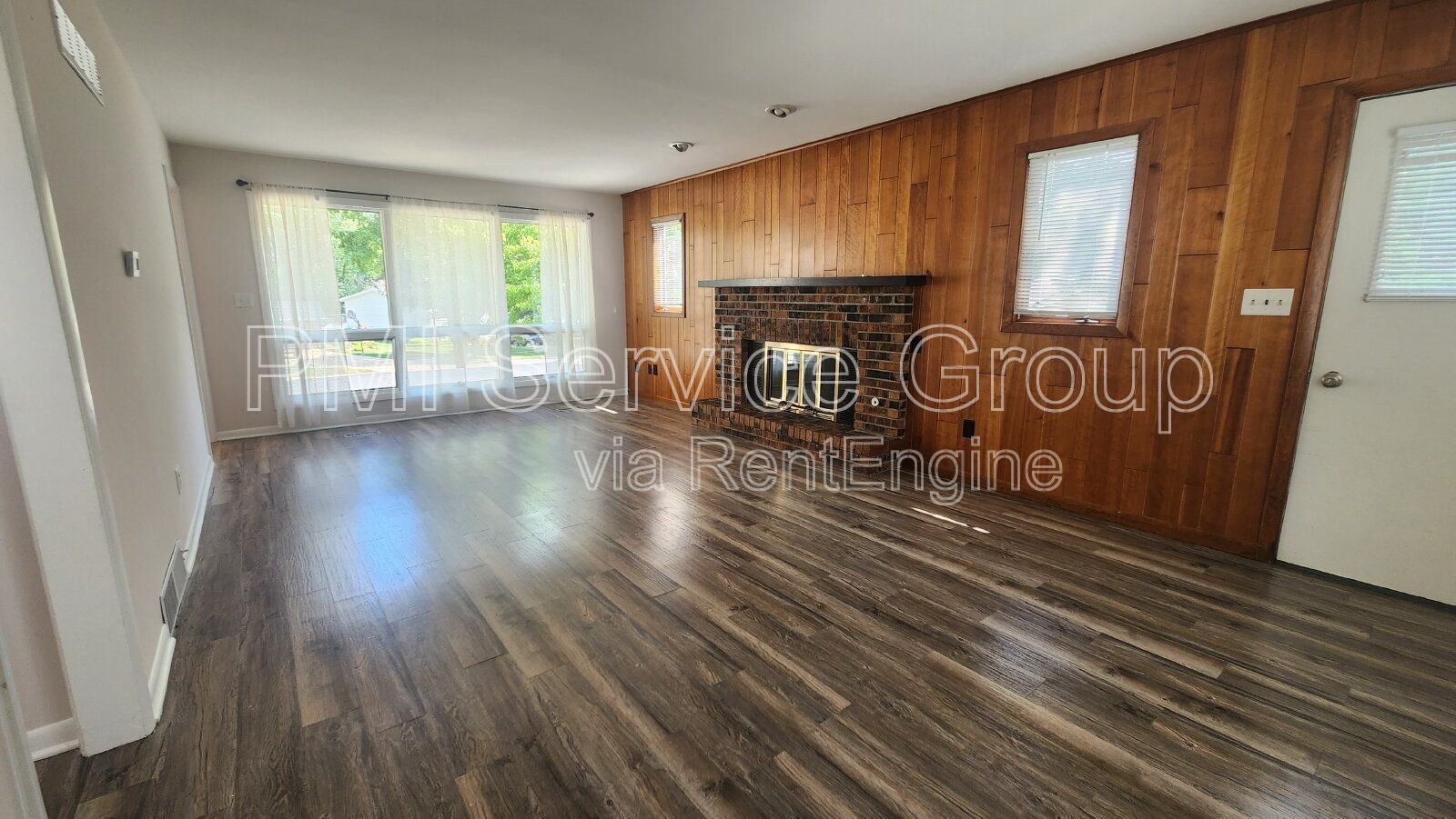 Spacious 3-Bedroom, 2-Bath Duplex Near Downtown Oswego – $2,795/month property image