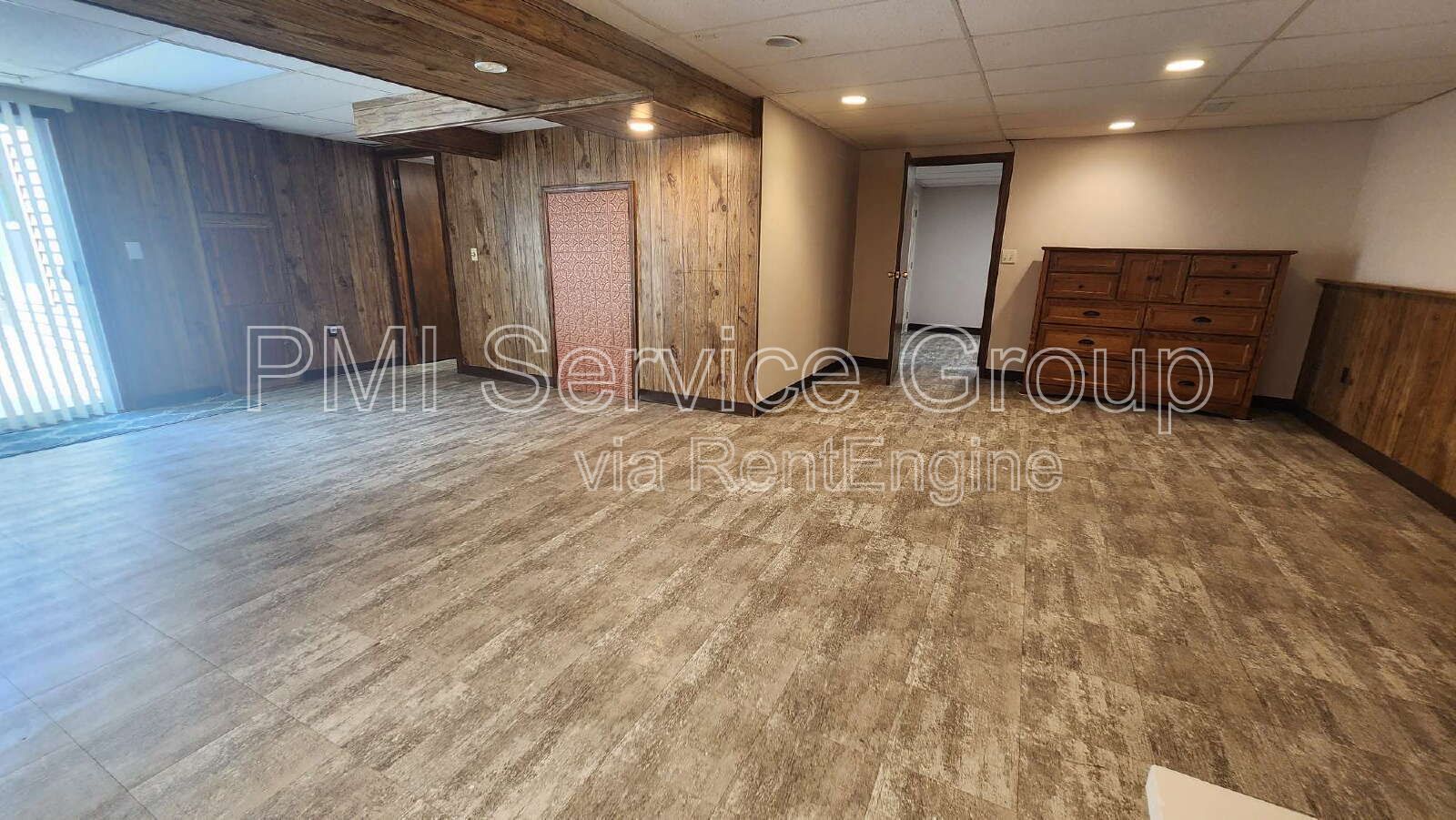 Spacious 3-Bedroom, 2-Bath Duplex Near Downtown Oswego – $2,795/month property image