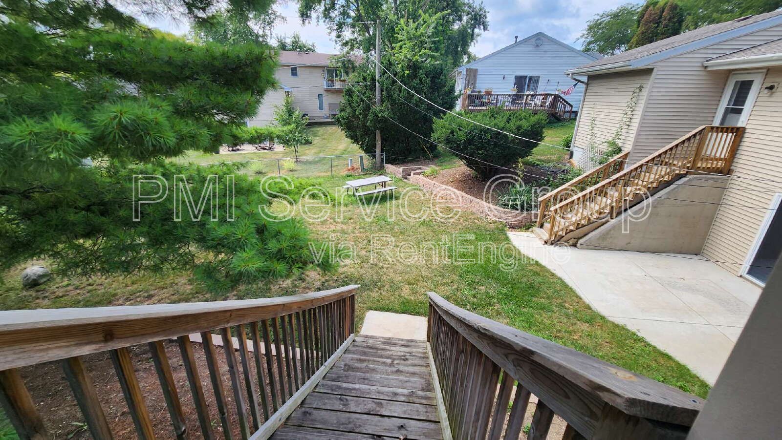 Spacious 3-Bedroom, 2-Bath Duplex Near Downtown Oswego – $2,795/month property image