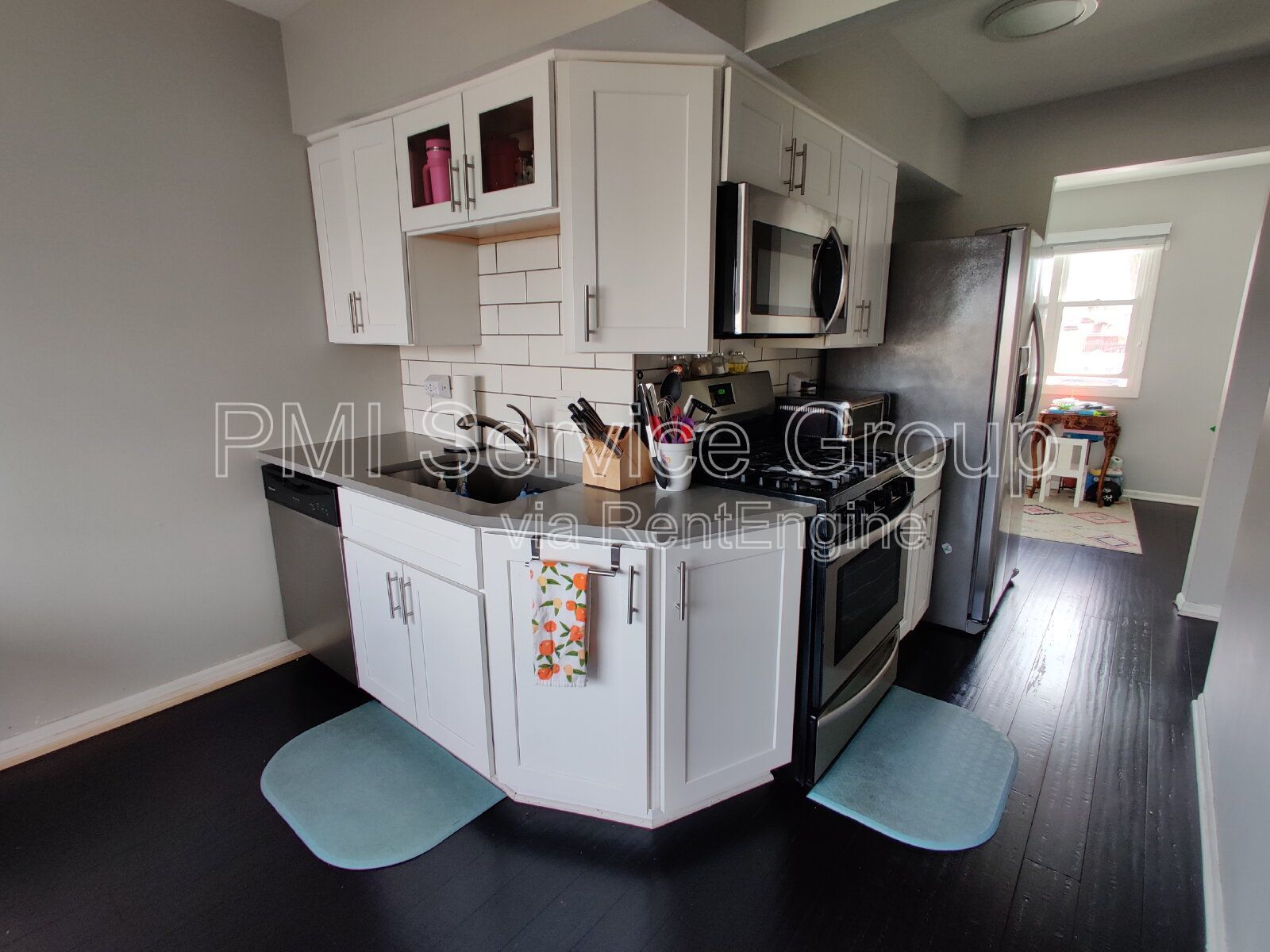 Charming Downers Grove Duplex - 3 bed, 1.5 bath property image