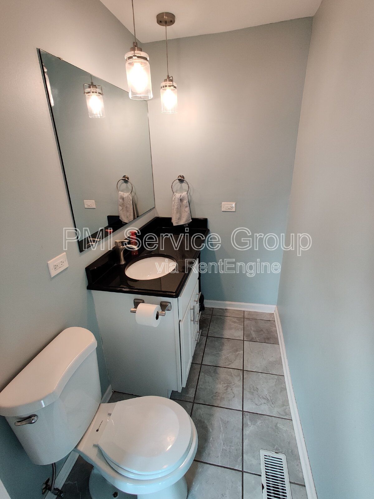 Charming Downers Grove Duplex - 3 bed, 1.5 bath property image