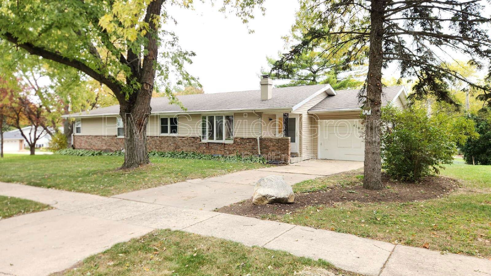 3-Bedroom, 2-Bath Duplex blocks from downtown Oswego– $2,400/month property image